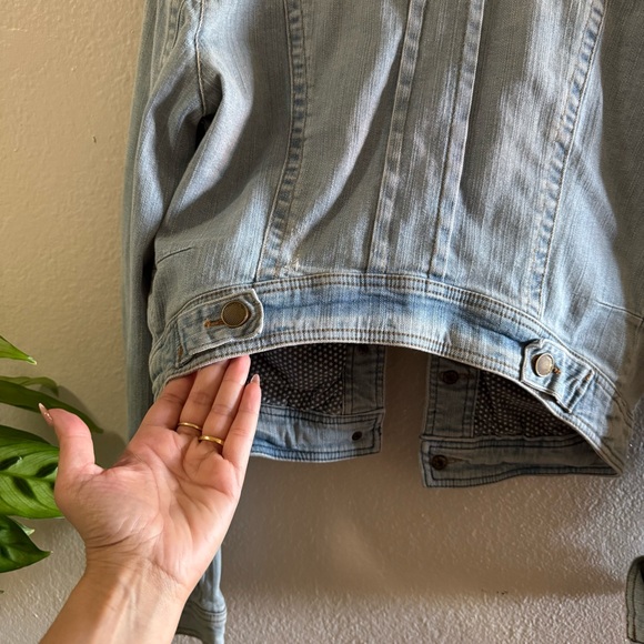 Jean jacket - Picture 8 of 14